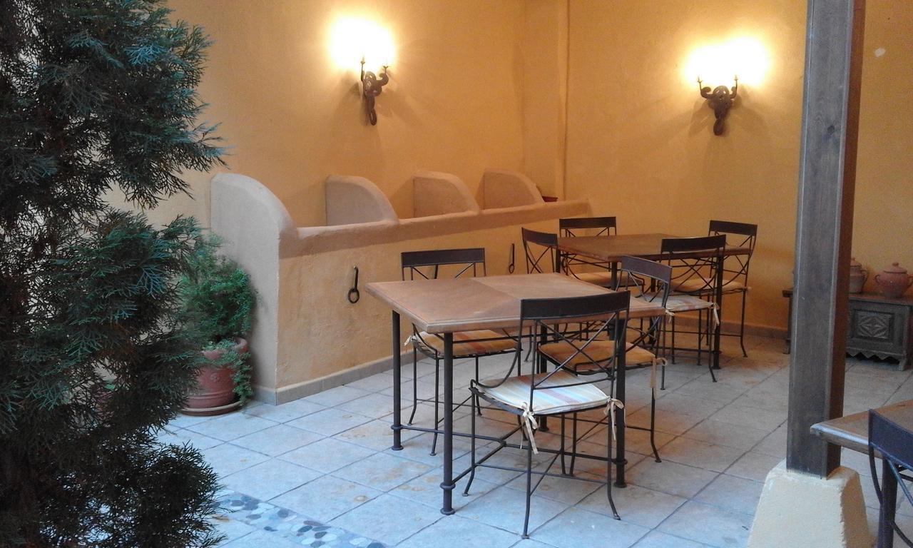 Hostal Rural Cumbres De Castilla Mandayona 외부 사진