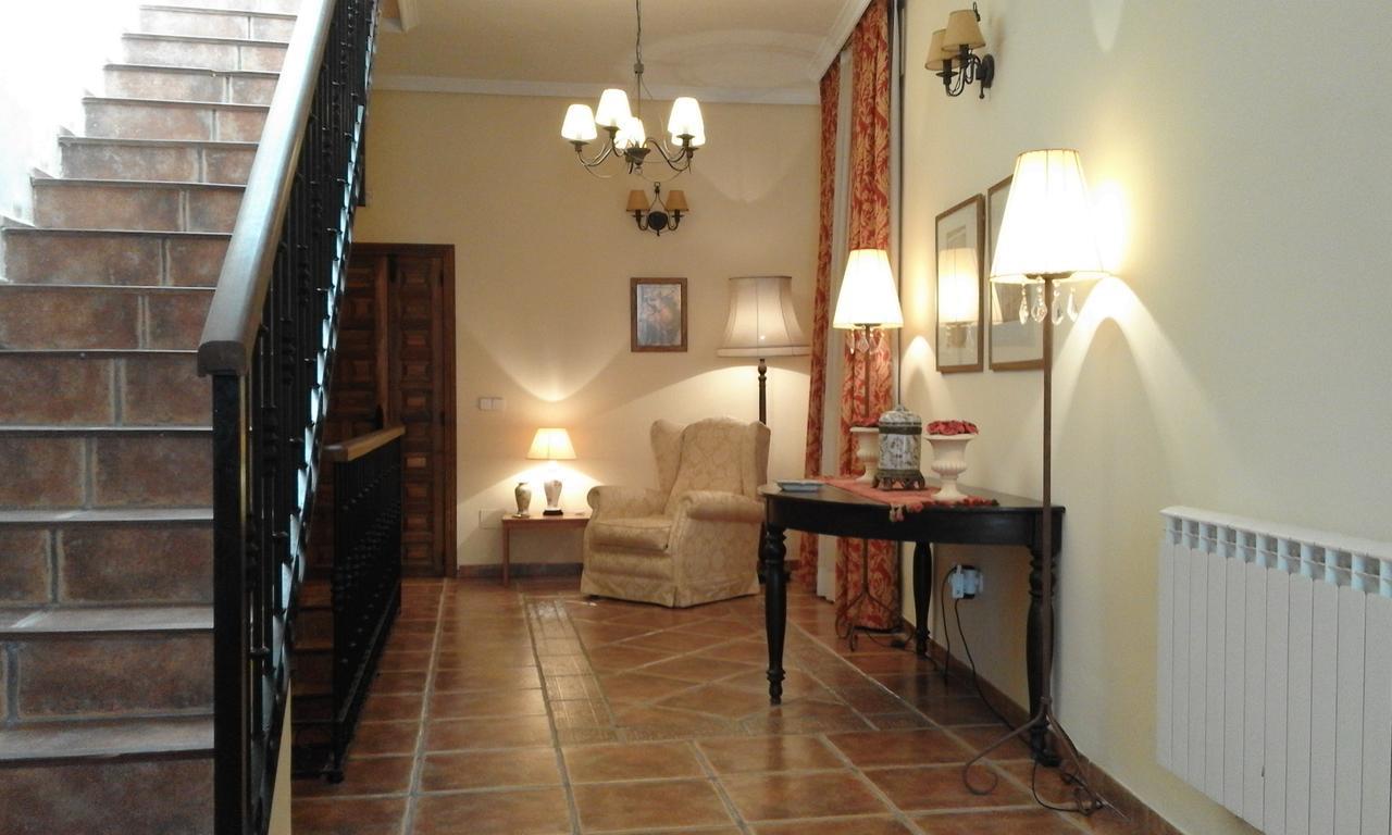Hostal Rural Cumbres De Castilla Mandayona 외부 사진
