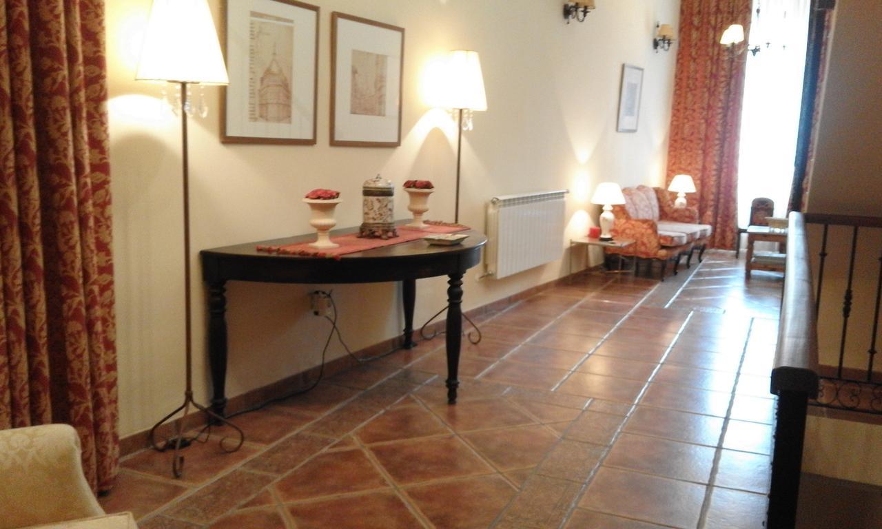 Hostal Rural Cumbres De Castilla Mandayona 외부 사진