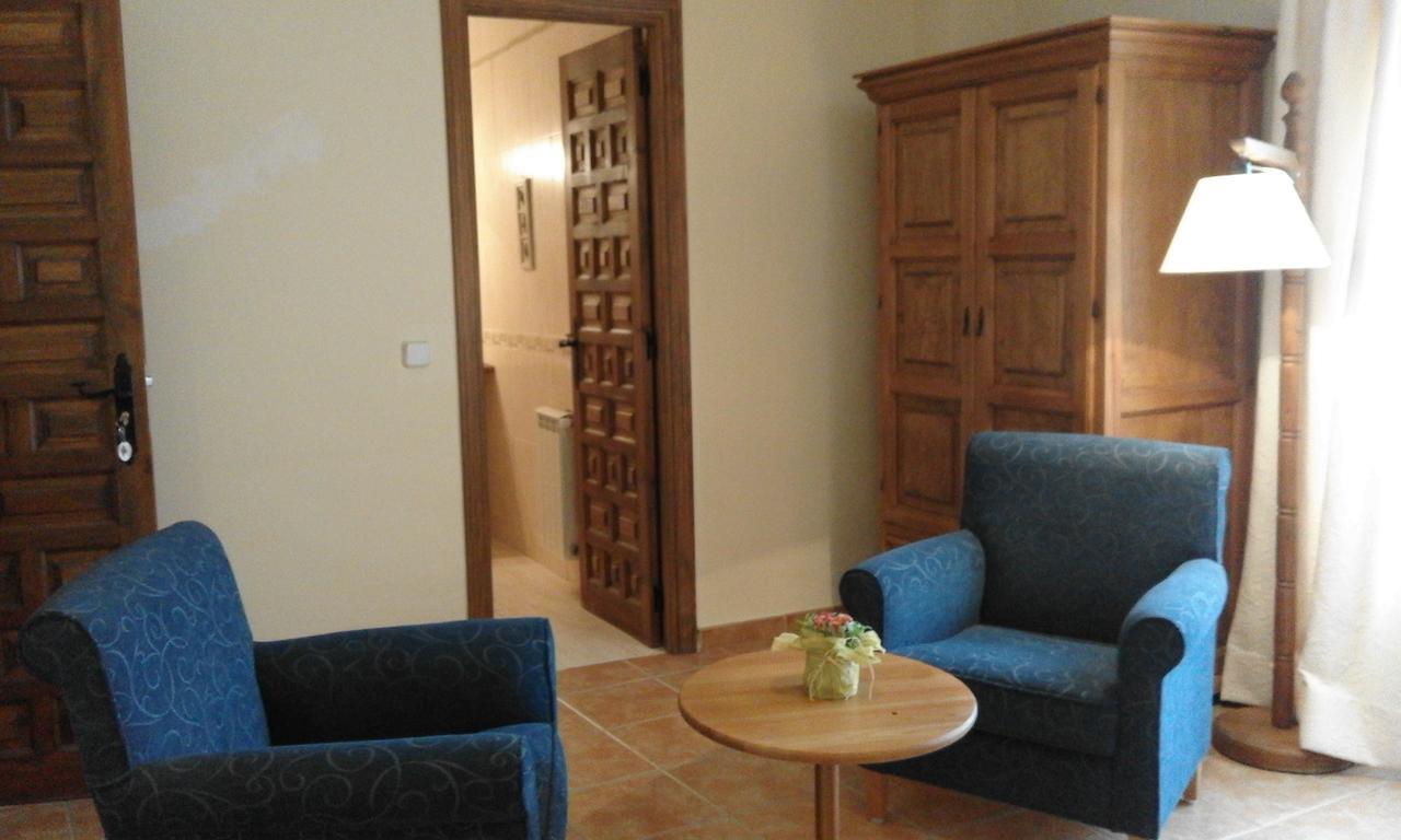 Hostal Rural Cumbres De Castilla Mandayona 외부 사진