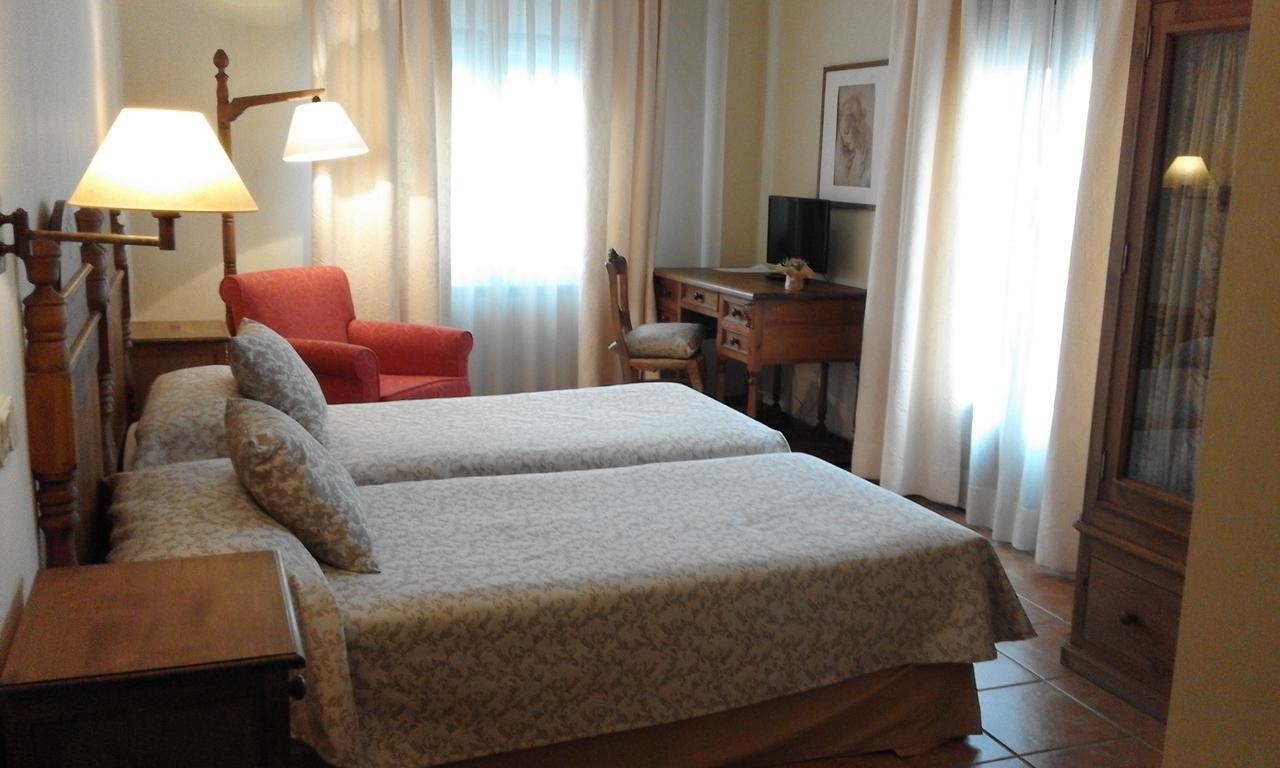 Hostal Rural Cumbres De Castilla Mandayona 외부 사진
