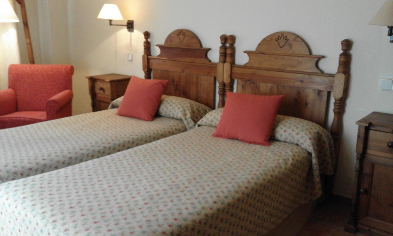 Hostal Rural Cumbres De Castilla Mandayona 외부 사진