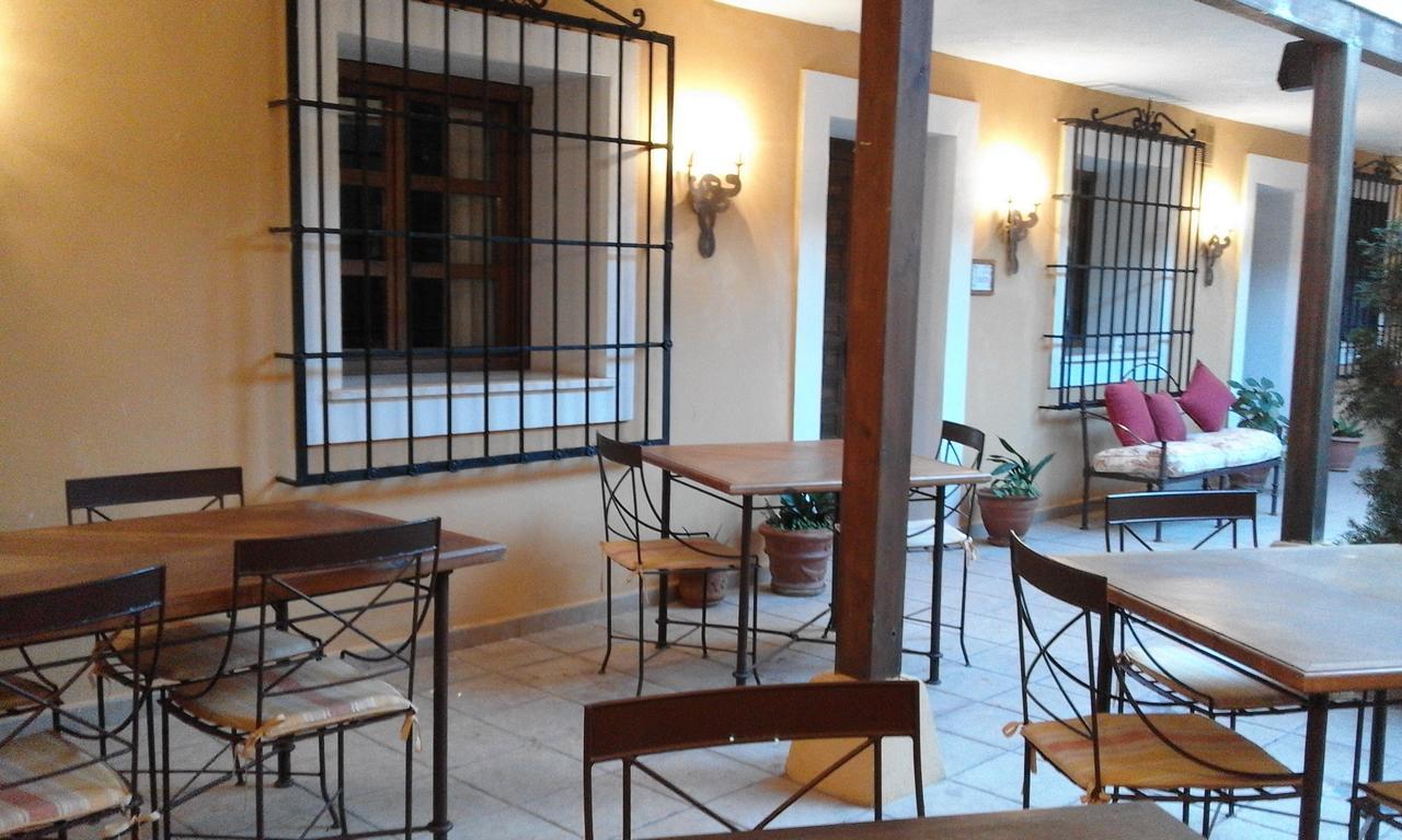 Hostal Rural Cumbres De Castilla Mandayona 외부 사진