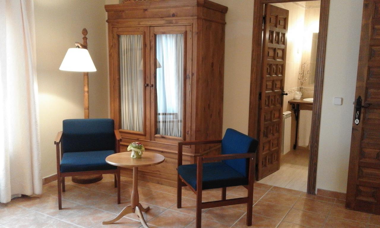 Hostal Rural Cumbres De Castilla Mandayona 외부 사진