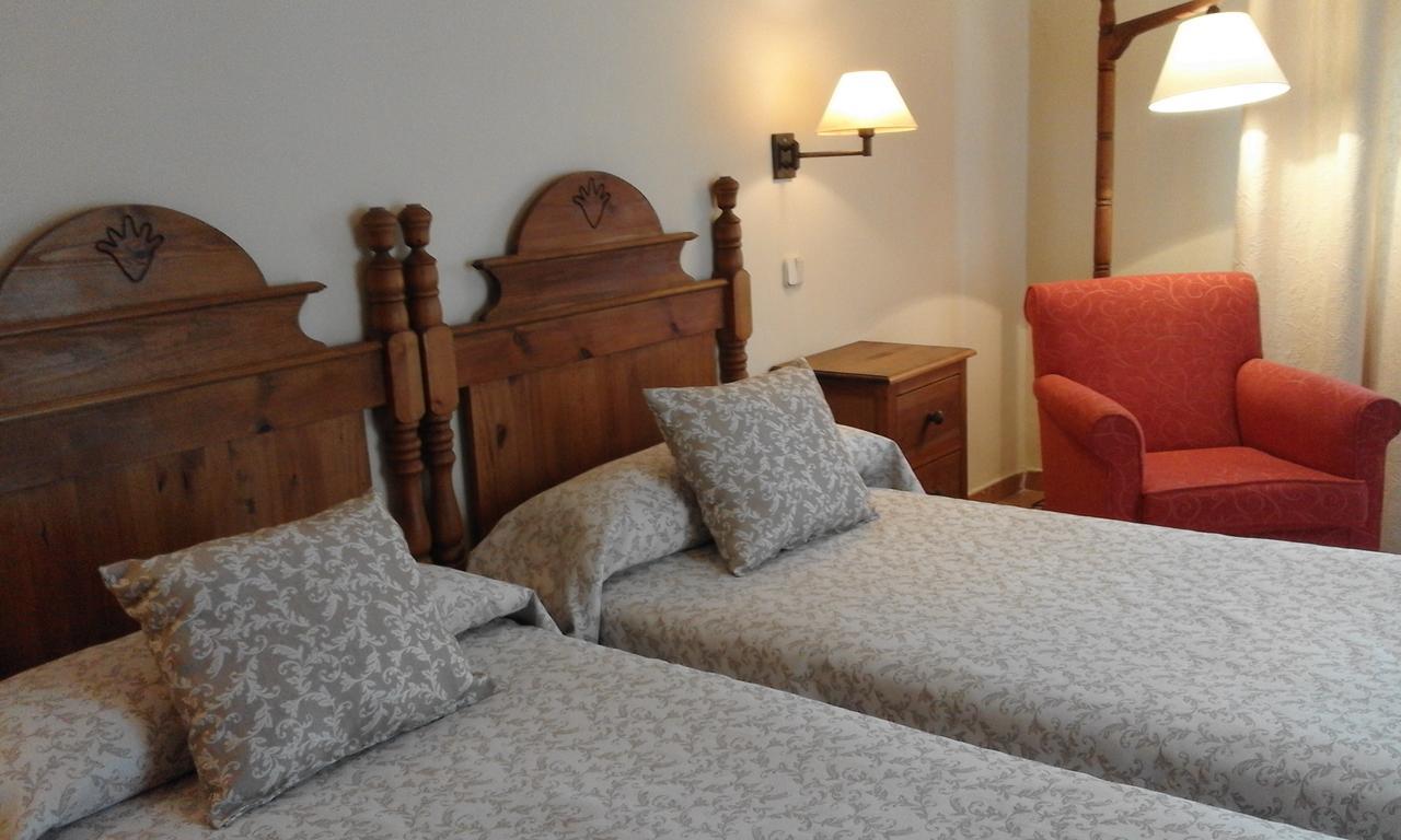 Hostal Rural Cumbres De Castilla Mandayona 외부 사진