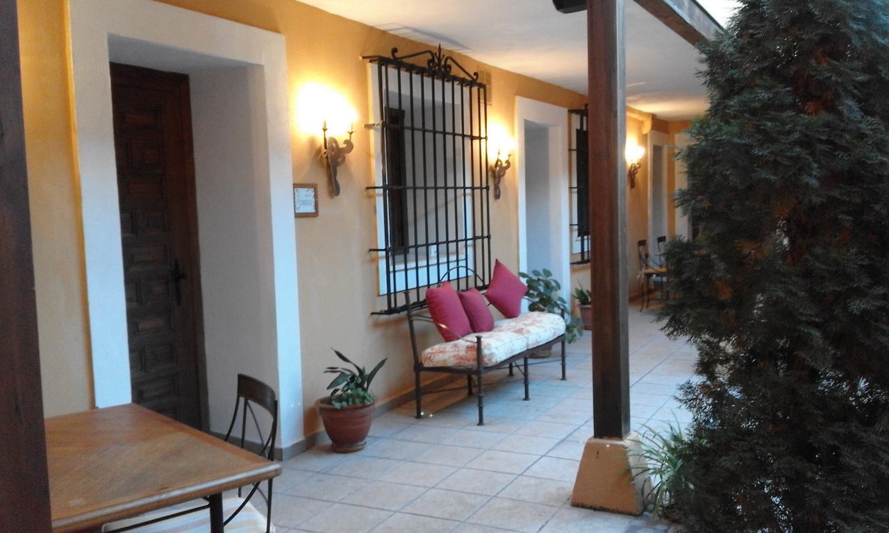 Hostal Rural Cumbres De Castilla Mandayona 외부 사진