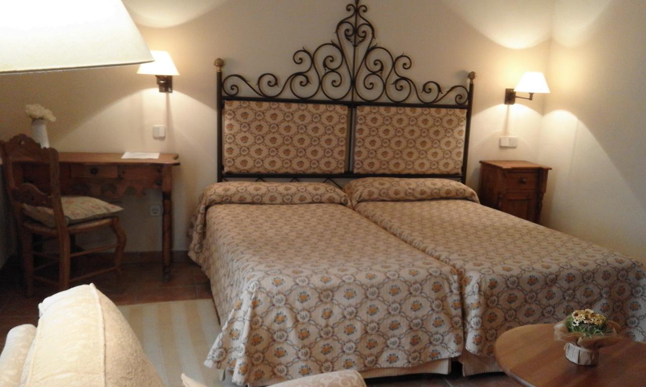 Hostal Rural Cumbres De Castilla Mandayona 외부 사진