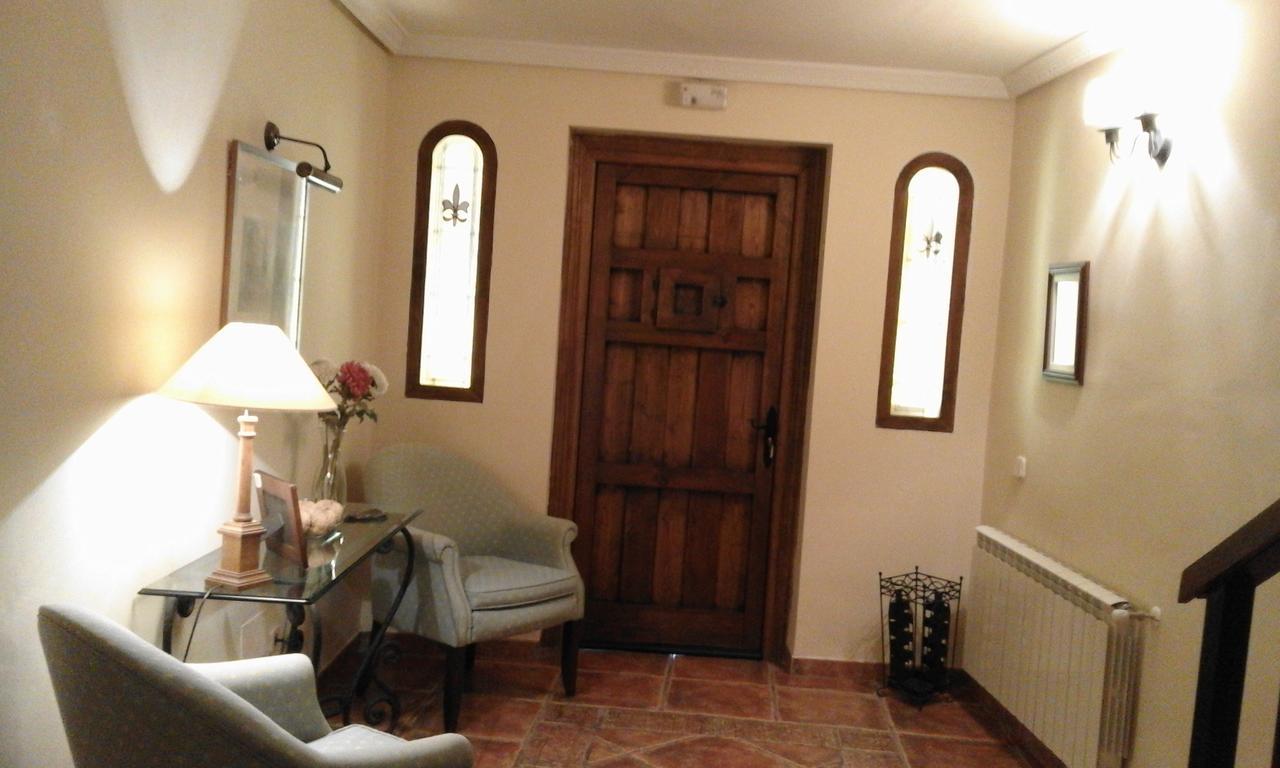 Hostal Rural Cumbres De Castilla Mandayona 외부 사진