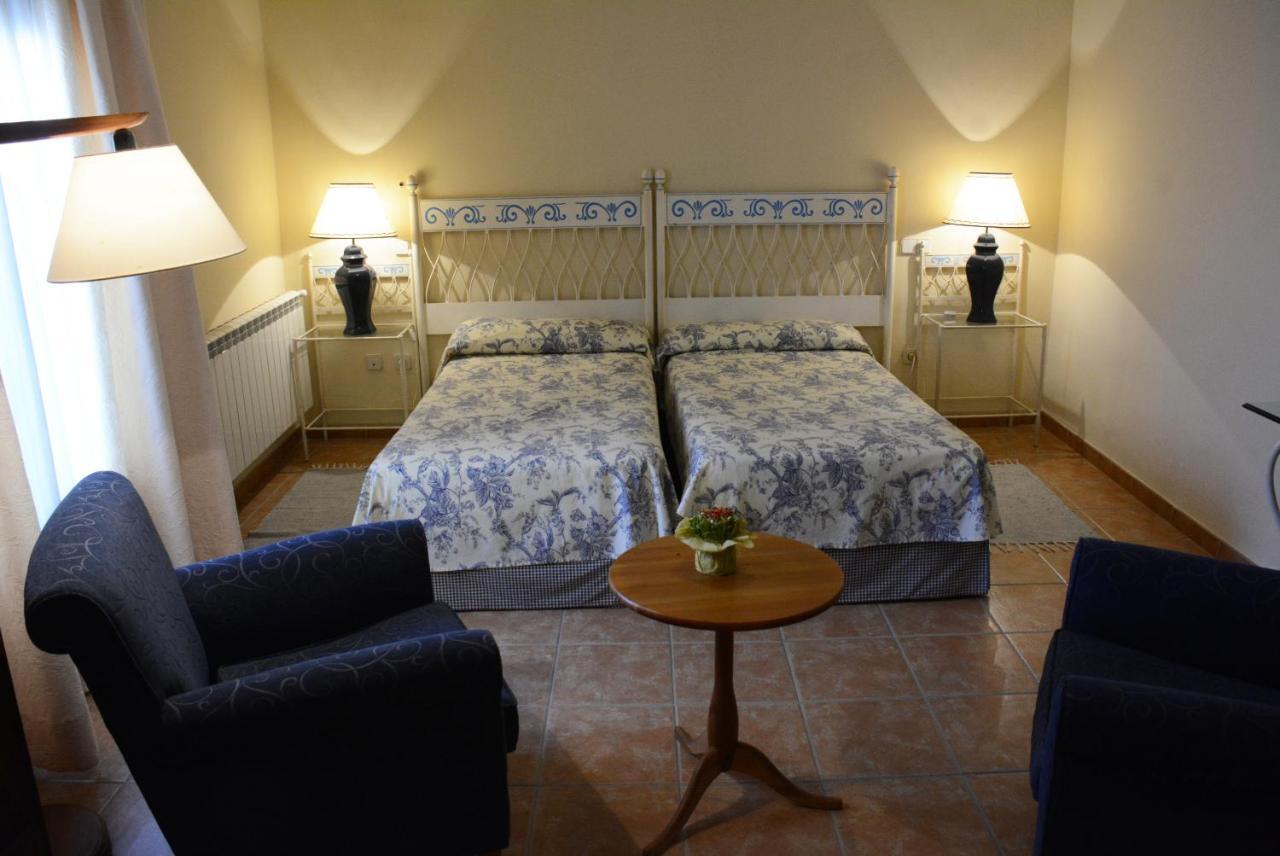 Hostal Rural Cumbres De Castilla Mandayona 외부 사진