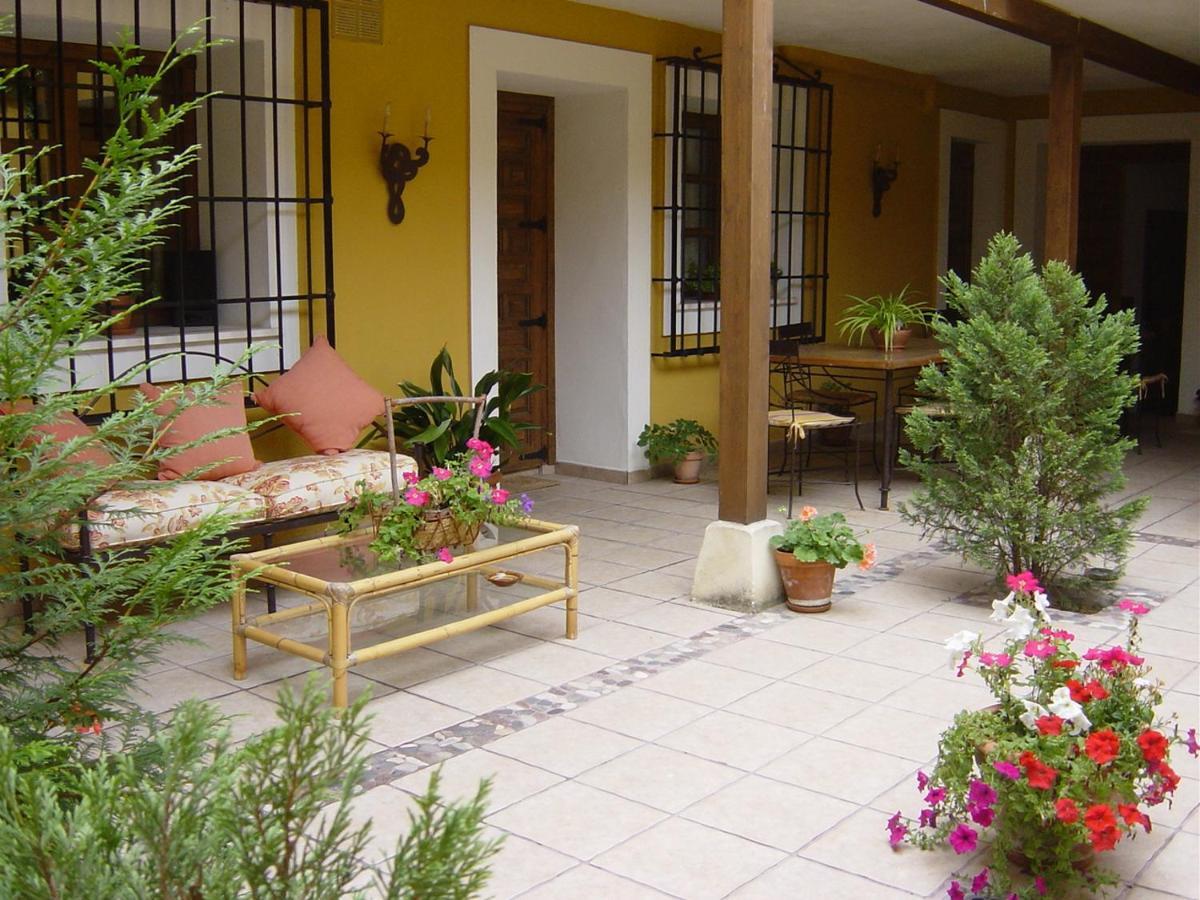 Hostal Rural Cumbres De Castilla Mandayona 외부 사진